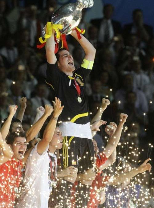 Arquitectos Sevilla felicita a la Selección española de Fútbol: felicidades CAMPEONES!!!